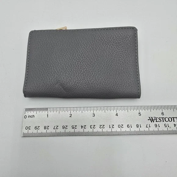 A New Day Womens Gray Textured Faux Leather Zip Around Wallet Card Holder - Picture 5 of 6